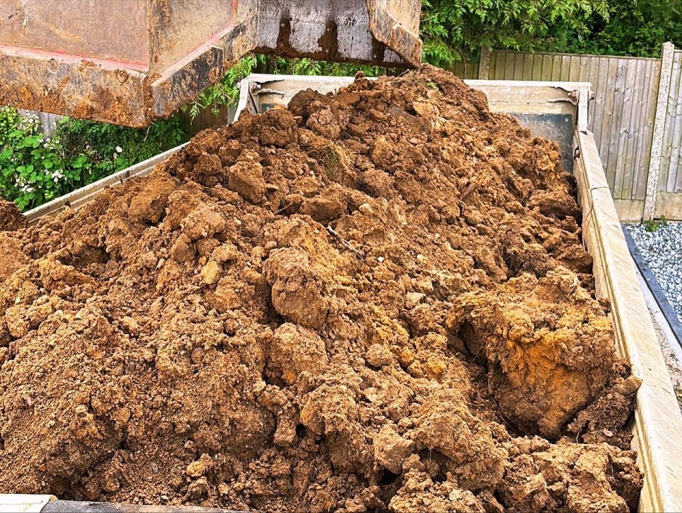 WCR Grab Hire — real grab lorry, muck away and aggregate work in Essex & London