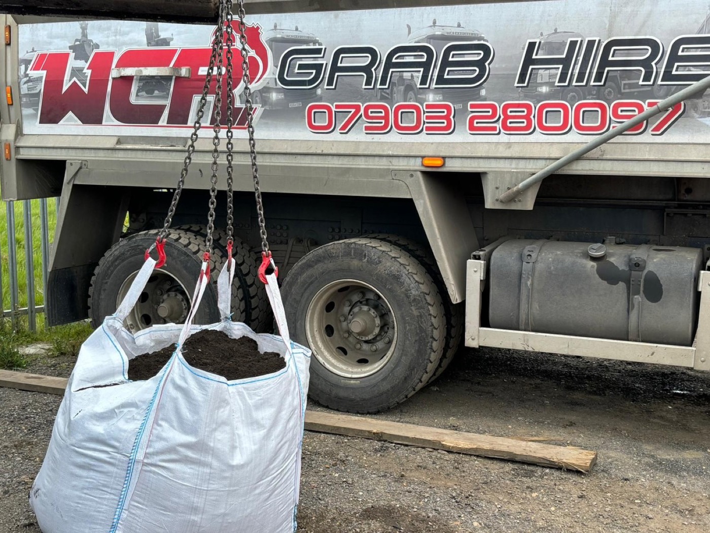 WCR Grab Hire — real grab lorry, muck away and aggregate work in Essex & London