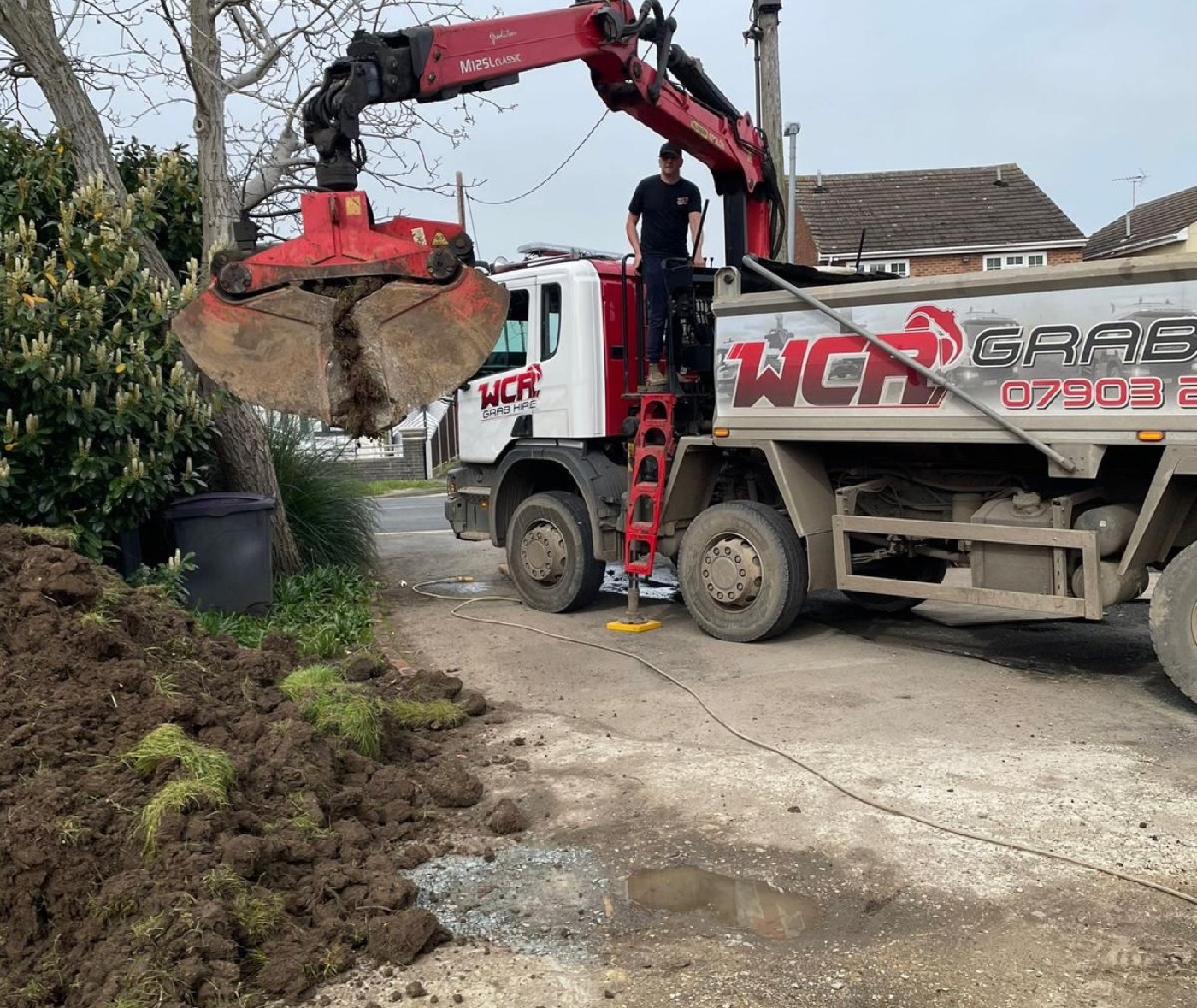 WCR Grab Hire — real grab lorry, muck away and aggregate work in Essex & London