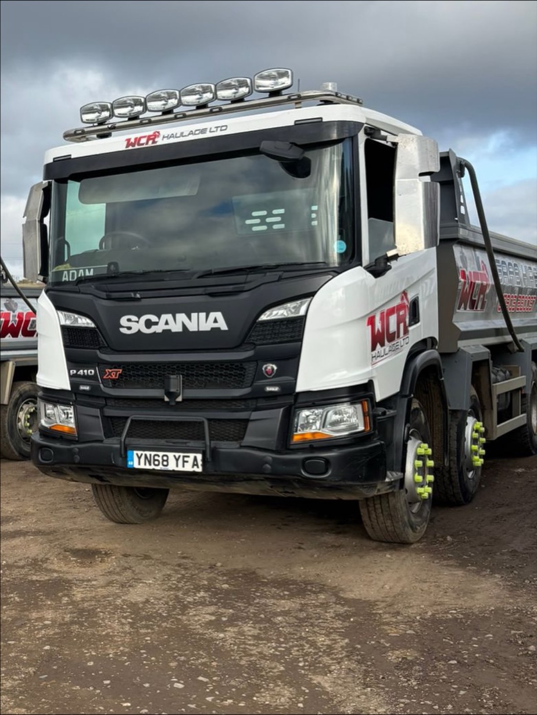 WCR Grab Hire — real grab lorry, muck away and aggregate work in Essex & London