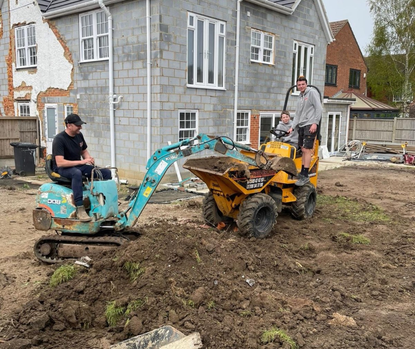 WCR Grab Hire — real grab lorry, muck away and aggregate work in Essex & London